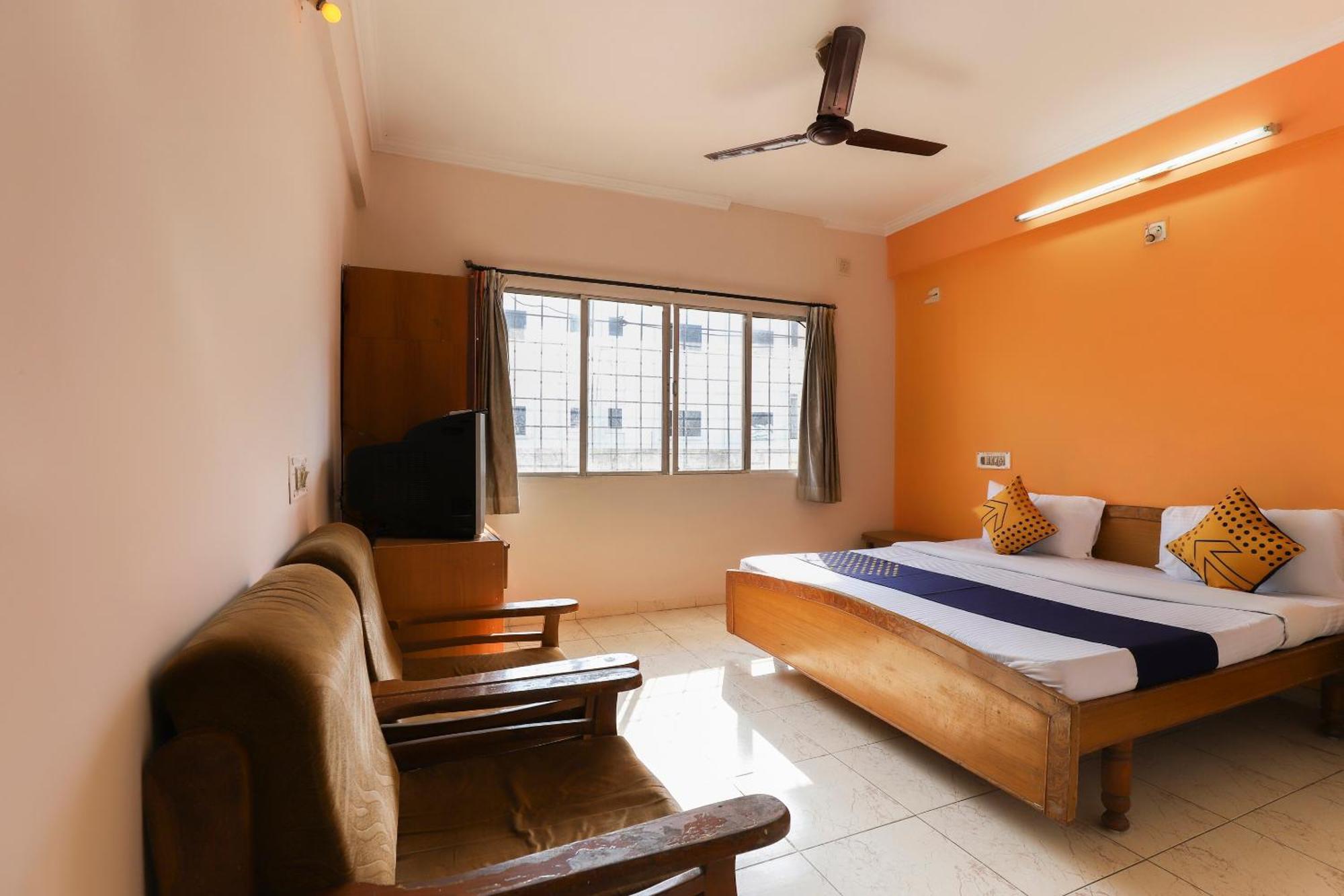 Spot On Hotel Shyam Inn Halol Exterior photo